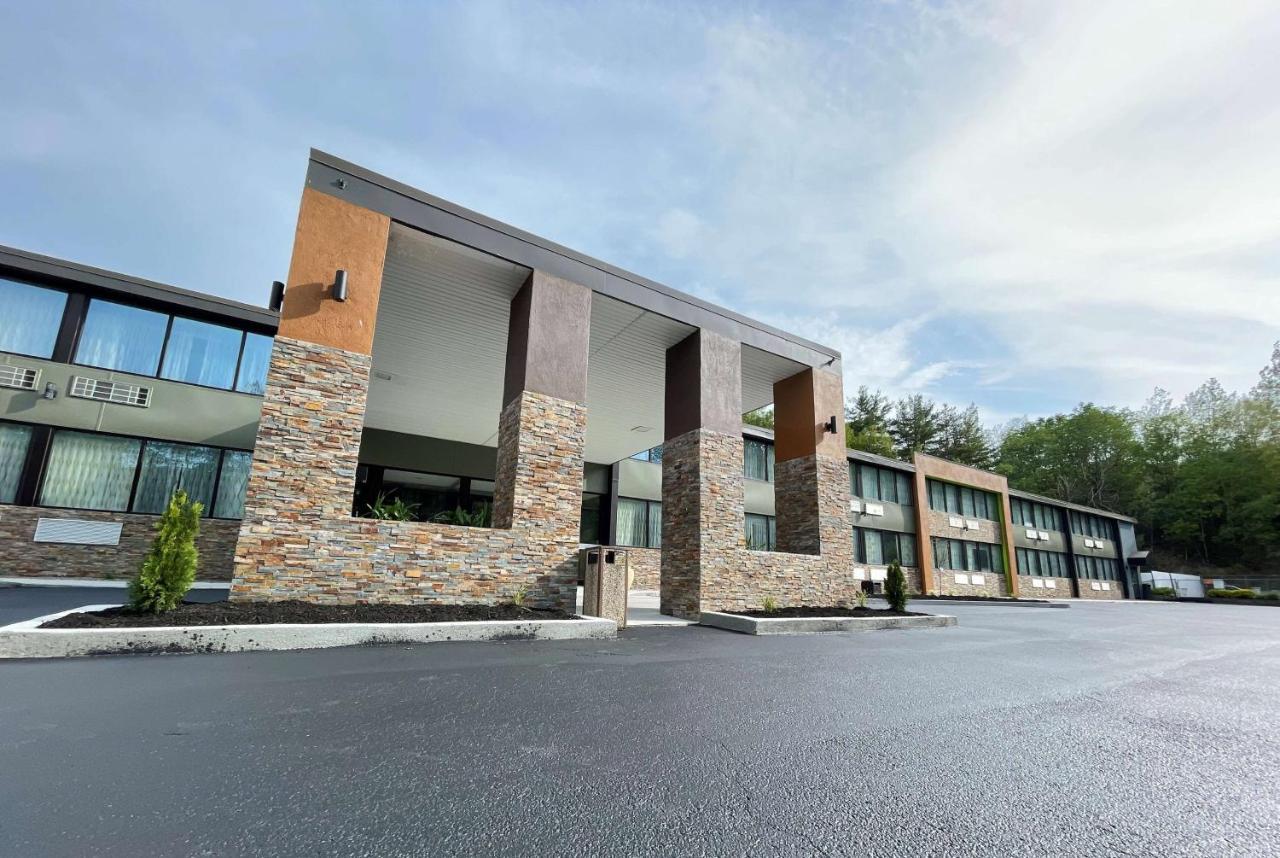 Wingate By Wyndham Lake George Ngoại thất bức ảnh