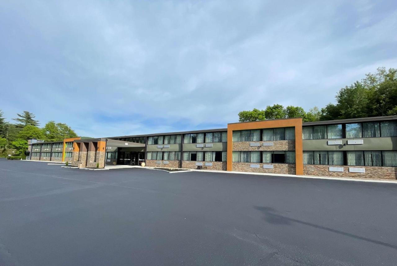 Wingate By Wyndham Lake George Ngoại thất bức ảnh
