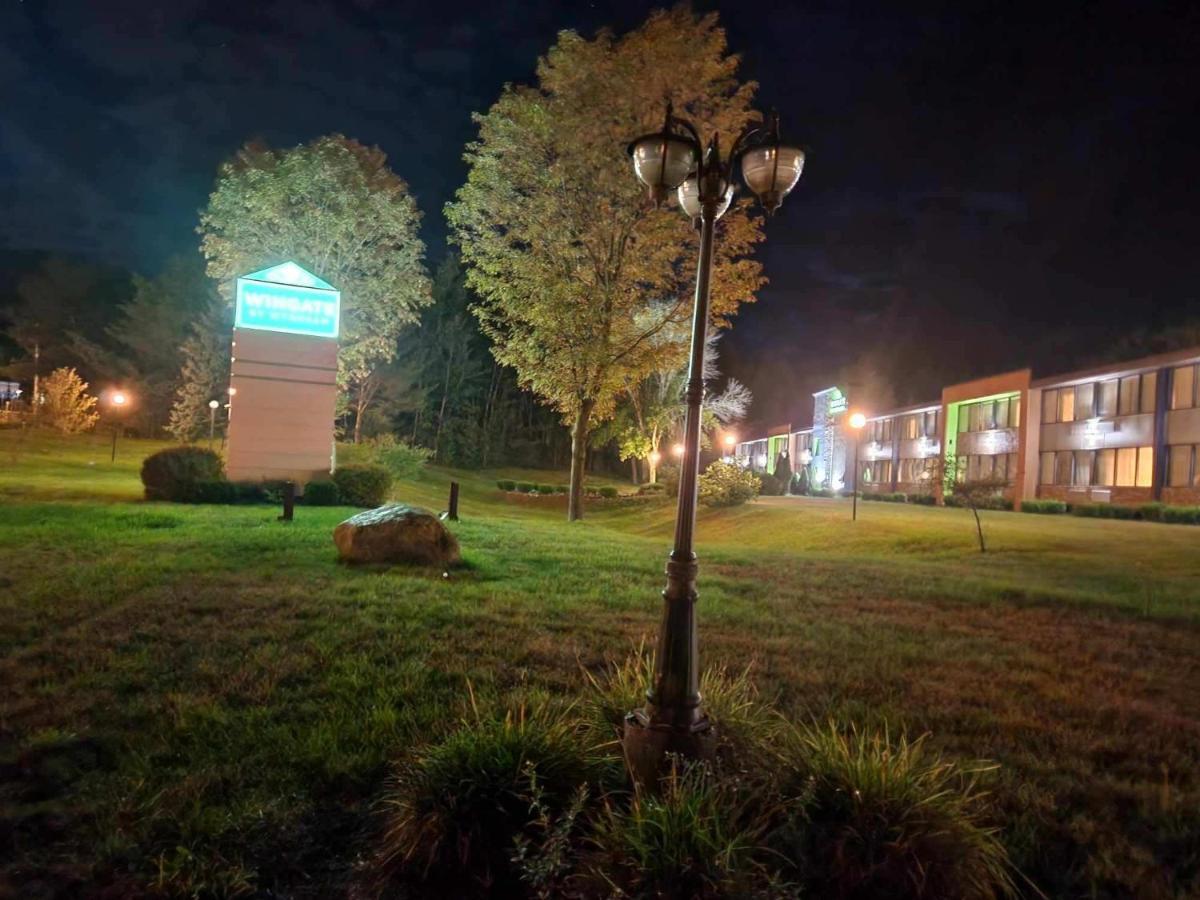 Wingate By Wyndham Lake George Ngoại thất bức ảnh