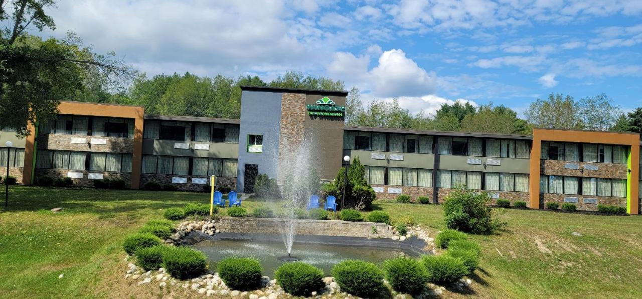 Wingate By Wyndham Lake George Ngoại thất bức ảnh